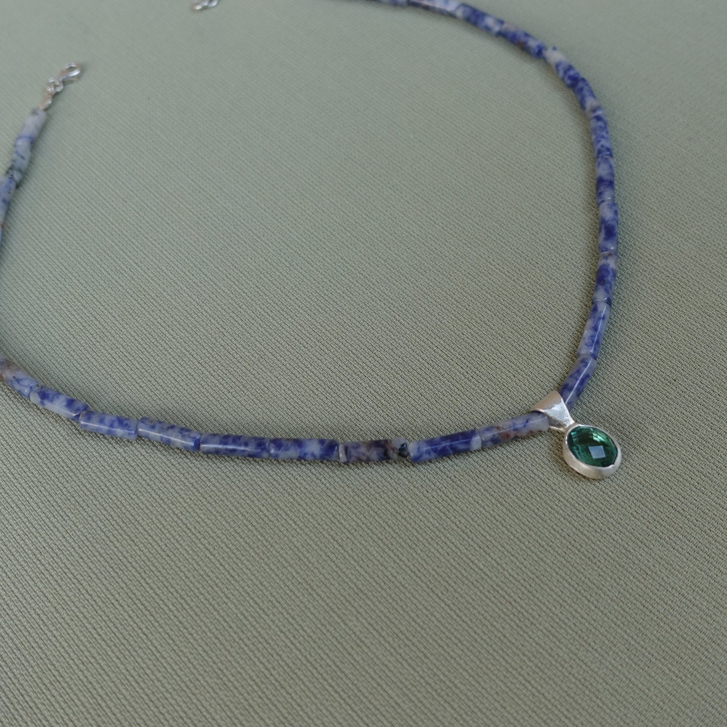 Aegean / Ege — Sodalit & Yeşil Topaz Kolye