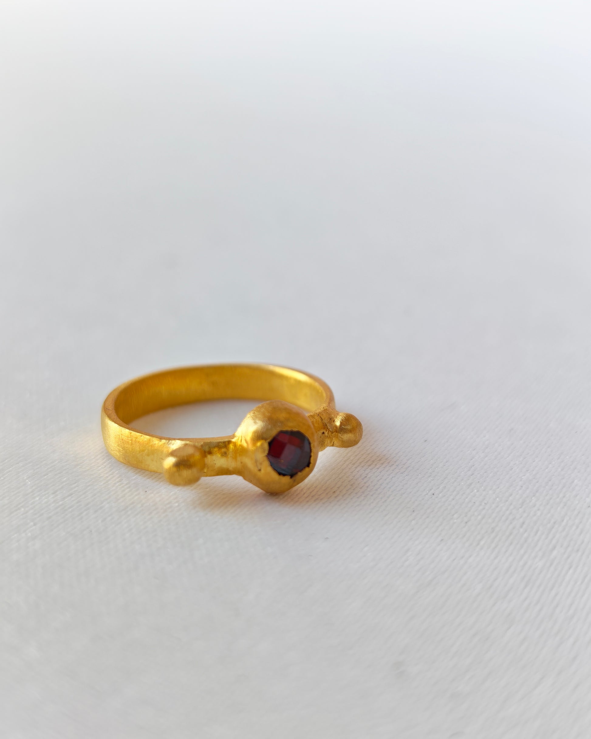 Hestia — El Yapımı Doğal Taş Gümüş Yüzük | moirai jewellery

