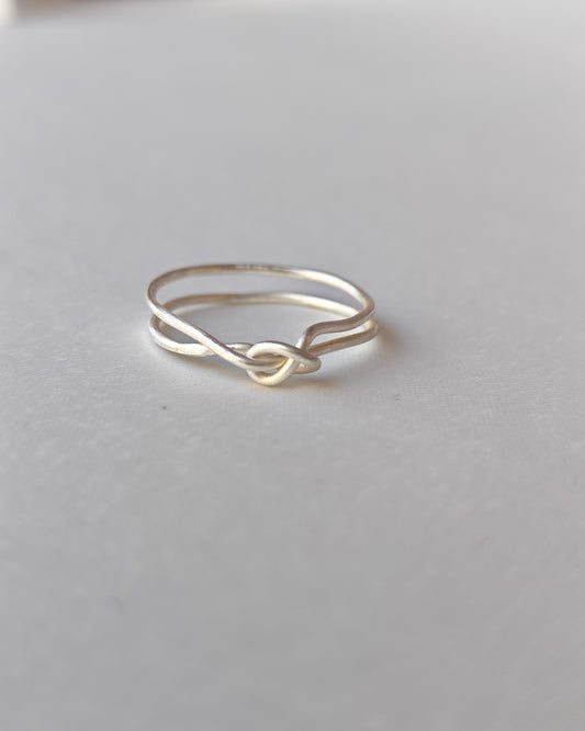 Vinculum — El Yapımı Bağ Motifli Gümüş Yüzük | moirai jewellery