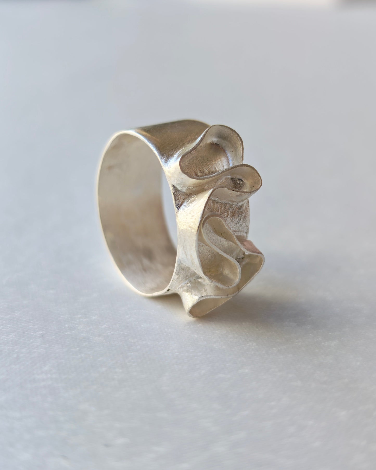 Chaos — El Yapımı Organik Formlu Gümüş Yüzük | moirai jewellery